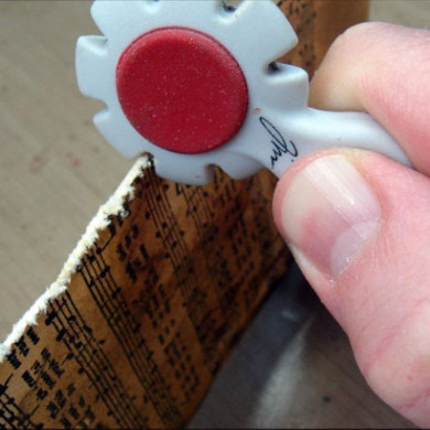 PAPER DISTRESSER - BellalunaCrafts - Scrapbooking